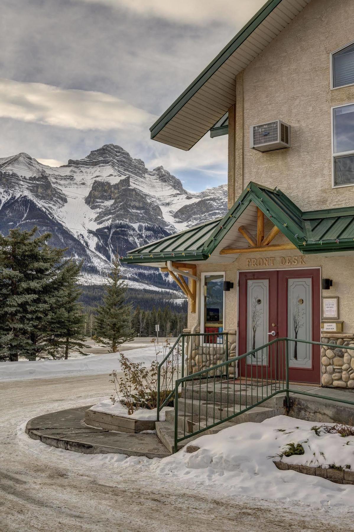 Inn Of The Rockies Canmore Exterior foto
